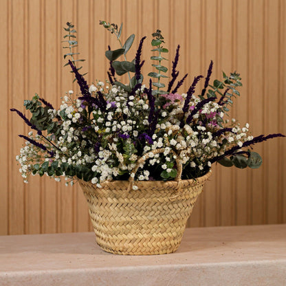 Cesta de flores preservadas Provenza con statice en tonos amarillo, morado y rosado, paniculata y lavanda