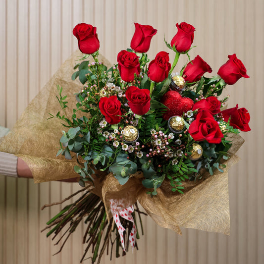 Ramo de rosas con bombones
