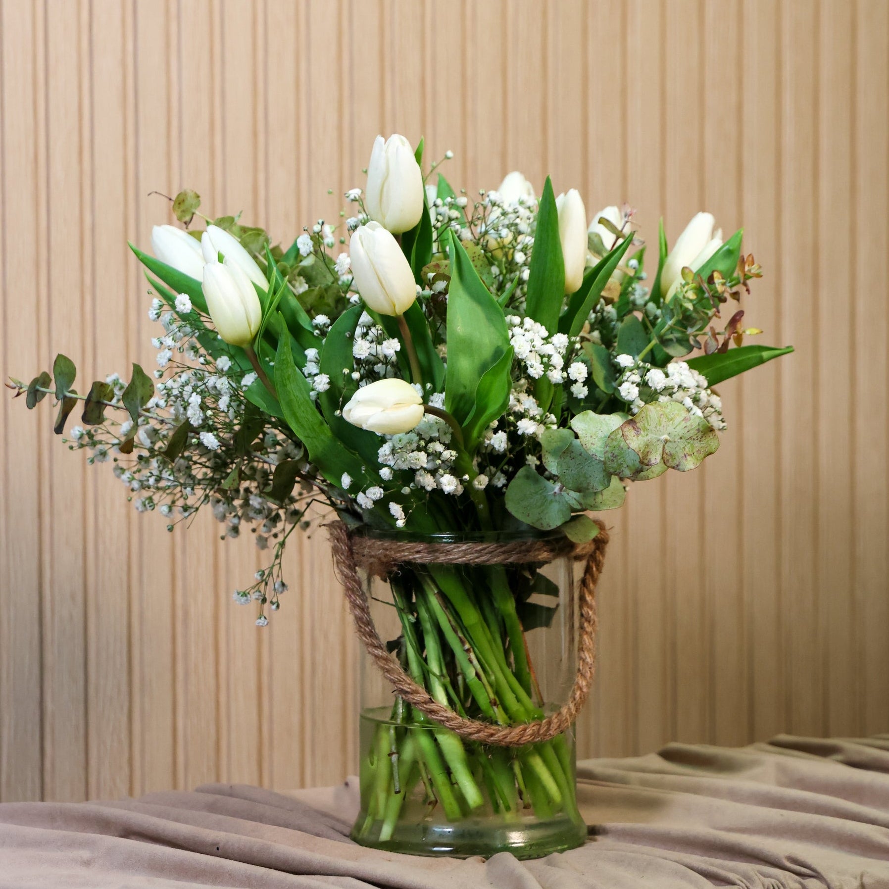 Ramo de tulipanes blancos