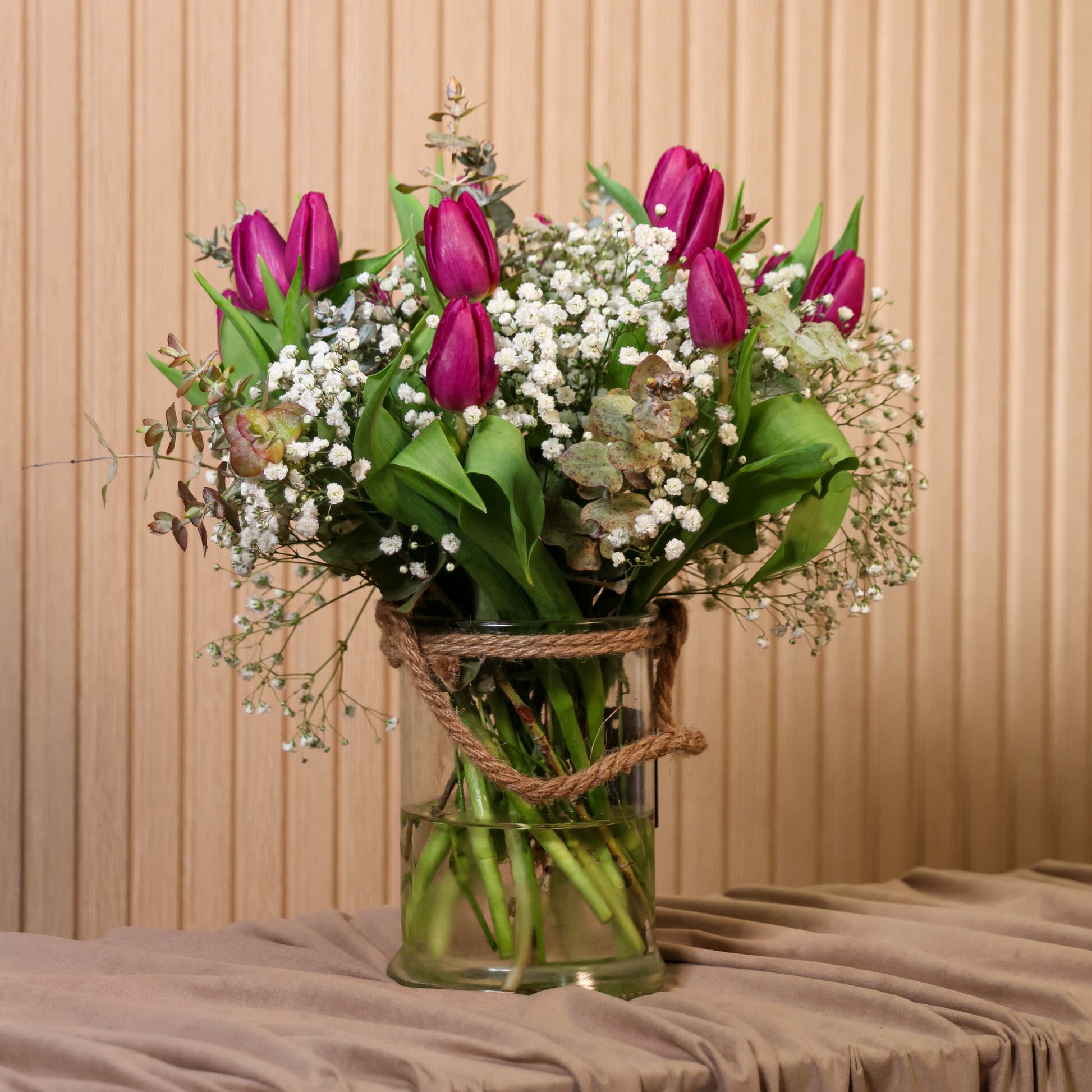 Ramo de tulipanes morado