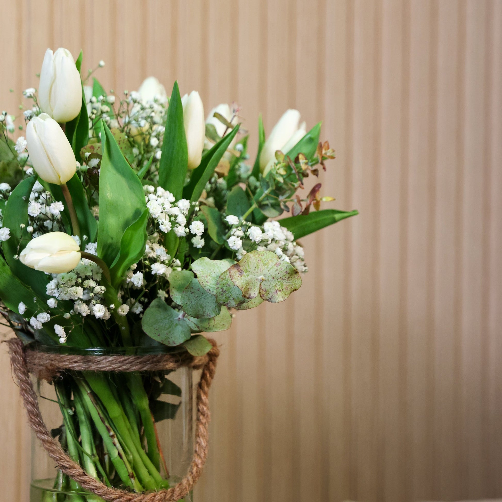 detalle de Ramo de tulipanes blancos