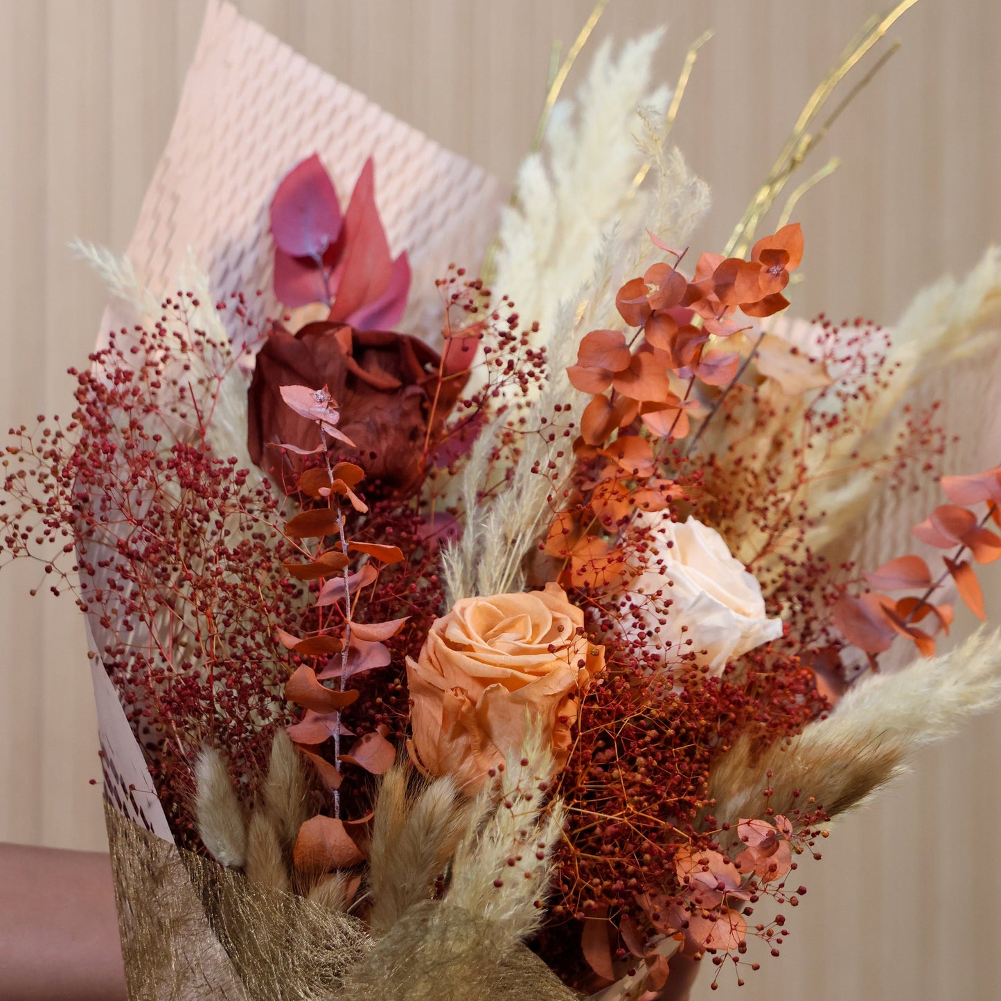 detalle de ramo preservado con toques ocre